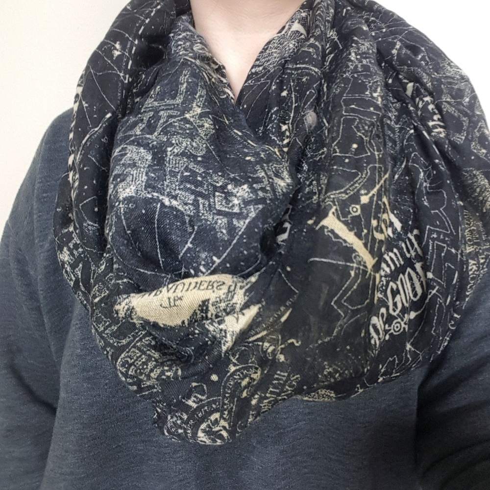 NWOT Harry Potter Infinity Scarf